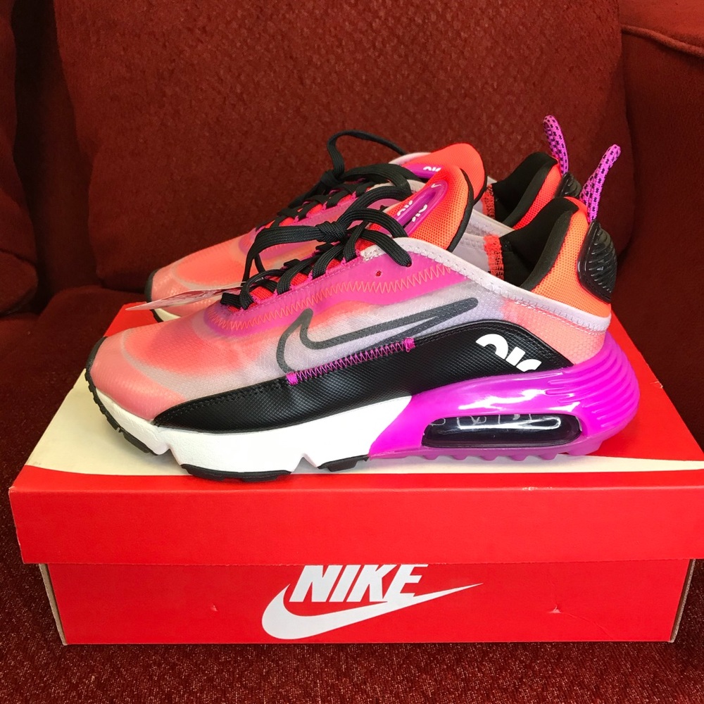 Air Max 2090 Iced Lilac women Size 8